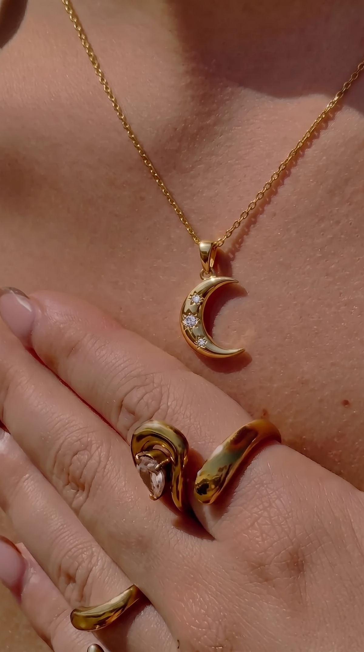 MOON NECKLACE